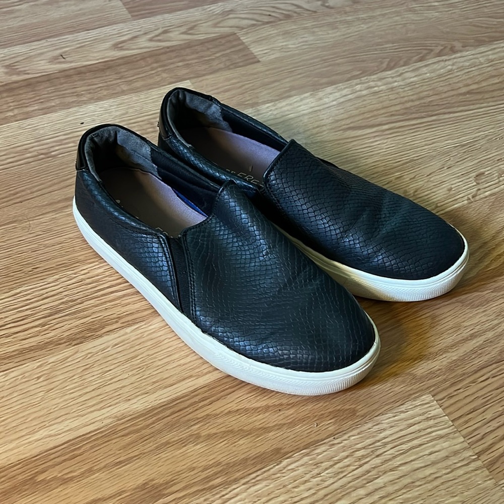 Dr Scholl’s black leather size 8.5 women’s sneakers